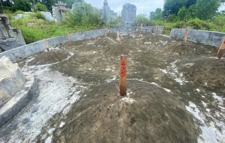 Hành vi đóng thẳng cọc gỗ lên hàng loạt ngôi mộ có vi phạm pháp luật?