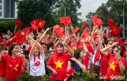 Kho bạc Nhà nước làm xuyên lễ, đảm bảo người dân nhận quà 100.000 đồng trước 2/9