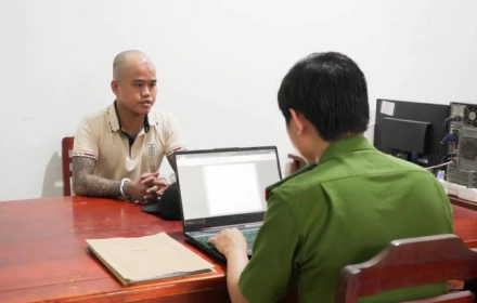 Chuyện nhưa đùa: Đi mua xe, "vứt" người yêu lại rồi lái xe bỏ đi