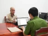 Chuyện nhưa đùa: Đi mua xe, "vứt" người yêu lại rồi lái xe bỏ đi