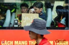 Tạm biệt A80! Những phút chia tay bịn rịn giữa người dân và chiến sĩ