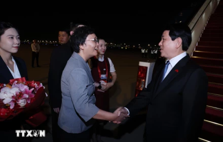 Chủ tịch nước Lương Cường đã đến Bắc Kinh