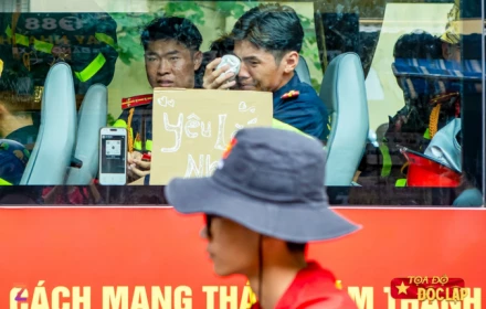 Nước mắt chiến sĩ chia tay A80