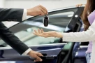 Chồng mua nhà, tặng xe cho nhân tình, vợ có đòi lại được không?