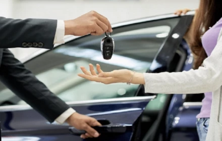 Chồng mua nhà, tặng xe cho nhân tình, vợ có đòi lại được không?