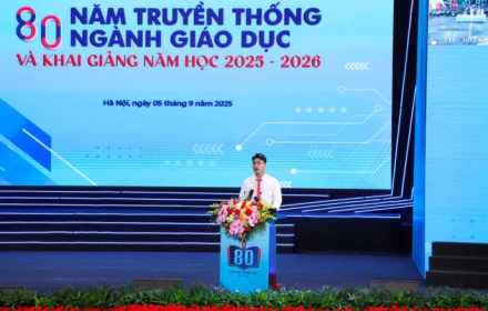 Em mong muốn bản thân mình trở nên giàu có. Giàu để bản thân sống tốt, để có thể chăm sóc được bố mẹ em lúc già
