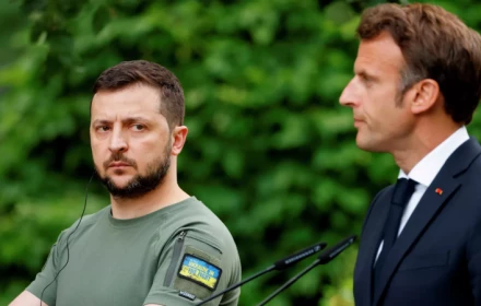 Báo Anh "tố" Tổng thống Pháp Macron gài bẫy lừa Zelensky. Như thế nào?