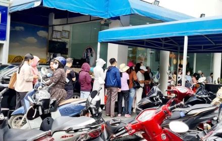 Giá vàng trong nước chênh giá vàng thế giới 20 triệu đồng. Nguyên nhân do đâu? ai hưởng lợi?