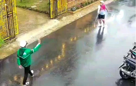 Danh tính nữ cán bộ phường chặn đánh người giữa đường, camera ghi lại toàn bộ vụ việc