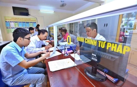 Nhân sự cấp xã: 8 vị trí lãnh đạo, 28 vị trí chuyên môn