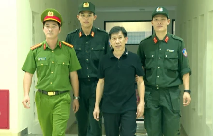 Quân sư kín tiếng đứng đằng sau trùm giang hồ Vi 'ngộ' là ai?