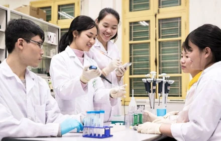 Sự thật đắng lòng về bác sĩ nội trú, sau những ánh hào quang