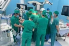 Tuyệt vời: Giám đốc bệnh viện và nhiều bác sĩ bay gấp ra Côn Đảo cứu nam sinh nguy kịch vì bị xe tông đứt thận