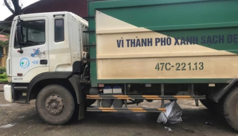 Thương tâm vụ học sinh ở Đắk Lắk bị xe rác cán tử vong trong trường