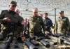 Ông Putin tham dự cuộc tập trận chung Zapad 2025. Đố biết bộ quân phục dã chiến ông ấy mặc có gì đặc biệt?