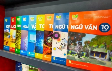 Một bộ sách giáo khoa chung không phải là bước lùi của giáo dục
