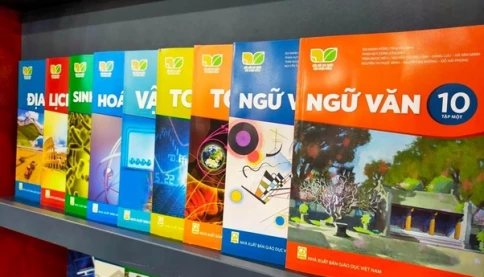 Một bộ sách giáo khoa chung không phải là bước lùi của giáo dục
