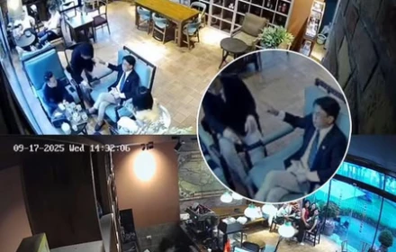 Khi xem phim tổng tài quá 180': 'Tổng tài' giơ tay ra hiệu cho người đi cùng "tương tác" nhân viên quán Cafe sau 3 lần bị nhắc không được hút thuốc 😬