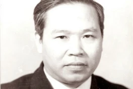Nhà thơ Việt Nam được bầu làm Viện sĩ Viện Hàn lâm thơ thế giới