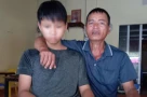 Tìm thấy bé trai bỏ nhà đi suốt 27 ngày, người cha vỡ òa hạnh phúc