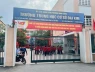 Nam sinh túm tóc, ghìm đầu cô giáo: Vì sao học sinh không can ngăn?