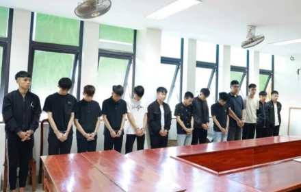 Khởi tố nhóm đối tượng ép người lên xe, chở đi để hành hung