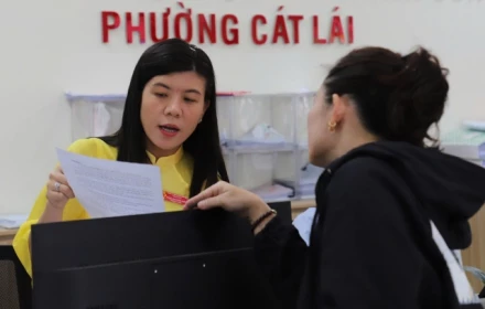 Các phường, xã TP.HCM chật vật vì 'thừa cán bộ nhưng thiếu... người có chuyên môn'
