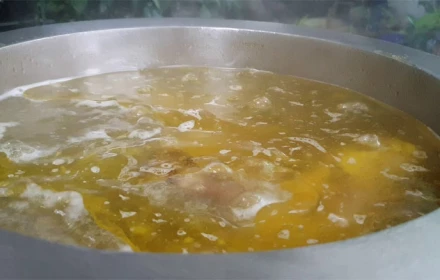Tại sao nước dùng hầm xương có vị ngọt thịt vẫn nêm thêm mì chính?