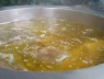 Tại sao nước dùng hầm xương có vị ngọt thịt vẫn nêm thêm mì chính?