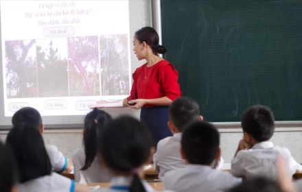 Giáo viên công lập được dạy thêm tối đa 200 tiết mỗi năm, lương tăng 150% cho mỗi tiết