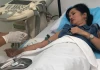 Ca sĩ Hồng Nhung nhập viện phẫu thuật điều trị chứng tay cò súng
