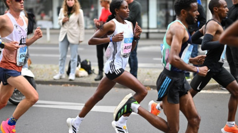 Tìm hiểu lịch sử dòng giày chạy thi đấu Adizero của adidas