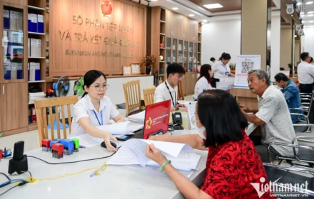 Bộ Chính trị yêu cầu kiểm điểm việc chậm chi trả chế độ với cán bộ nghỉ do sắp xếp