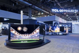 TCL tung ra robot, kính thực tại ảo và loạt TV mới tại CES 2025