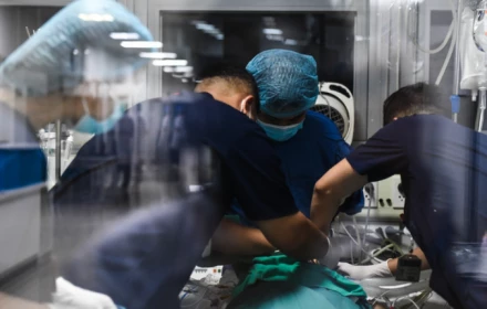 Người đàn ông đổ gục sau khi dùng viên thuốc hàng xóm cho