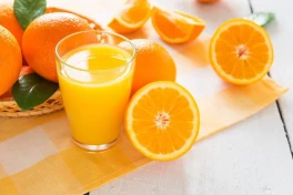 Người đau dạ dày có nên uống nước cam?
