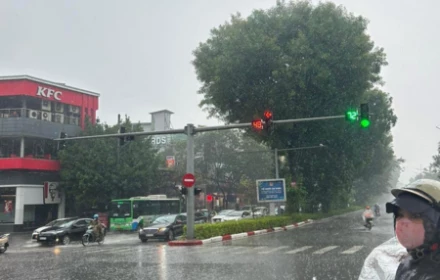 HÀ NỘI ĐANG🌧️ MƯA TO, CẢNH BÁO NGẬP LỤT