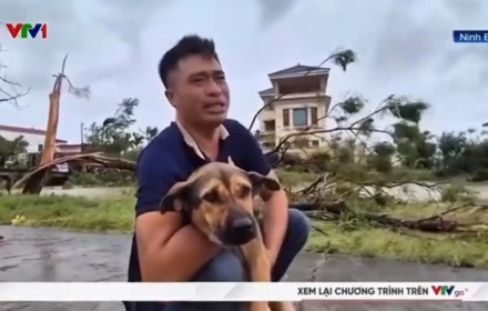Thương quá, chàng trai mất mẹ trong trận lốc tại Ninh Bình sáng nay bật khóc nức nở!