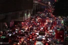 Hai ngày sau trận mưa lịch sử, Hà Nội vẫn tắc nghẽn khắp nơi