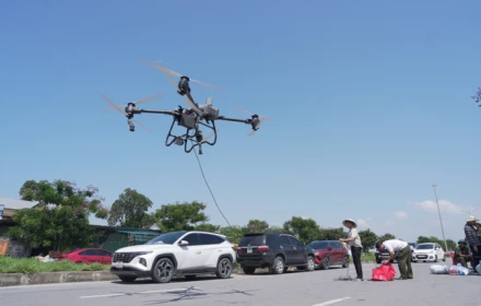 Dùng drone chuyển thuốc cho bé 4 tháng bị sốt cao giữa tâm lũ Thái Nguyên