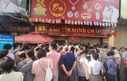 Vì sao giá vàng chiều nay bất ngờ quay đầu giảm?