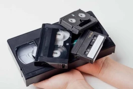 Bước sang năm 2025, người Nhật vẫn "chơi" băng VHS, cố sao chép băng từ "cứu" dữ liệu