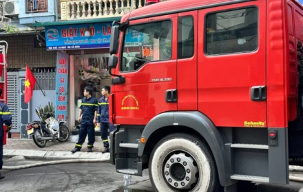 Vụ cháy nhà ở Hà Nội, 5 người tử vong, tầng 1 có xe điện, 2 xe máy cháy trơ khung
