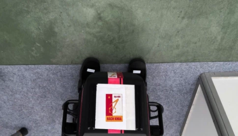 Lãnh đạo ĐH Bách khoa Hà Nội lên tiếng vụ dán logo đè lên Robot Trung Quốc
