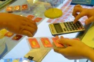 Vì sao giá vàng hôm nay 15/10/2025 tăng không ngừng nghỉ?