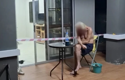 Chồng mù ngồi chờ vợ cả tối, hàng xóm bật đèn lên phát hiện bi kịch trong nhà