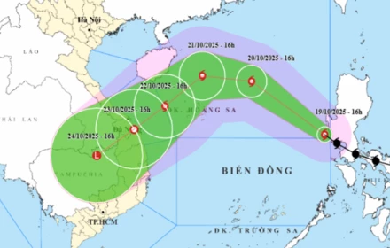 Bão Fengshen vào Biển Đông, gió giật cấp 13
