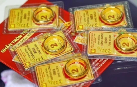 Giá vàng thế giới tiếp tục giảm nhưng 10h sáng các cửa hàng lớn tại Hà Nội đồng loạt báo… hết vàng