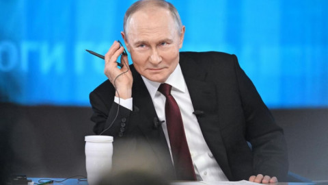 Hé lộ điều kiện chấm dứt chiến tranh Ukraine từ chính Tổng thống Putin.