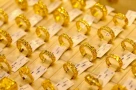 Vì sao giá vàng nhẫn hôm nay tăng cao chót vót, vượt mặt vàng miếng?